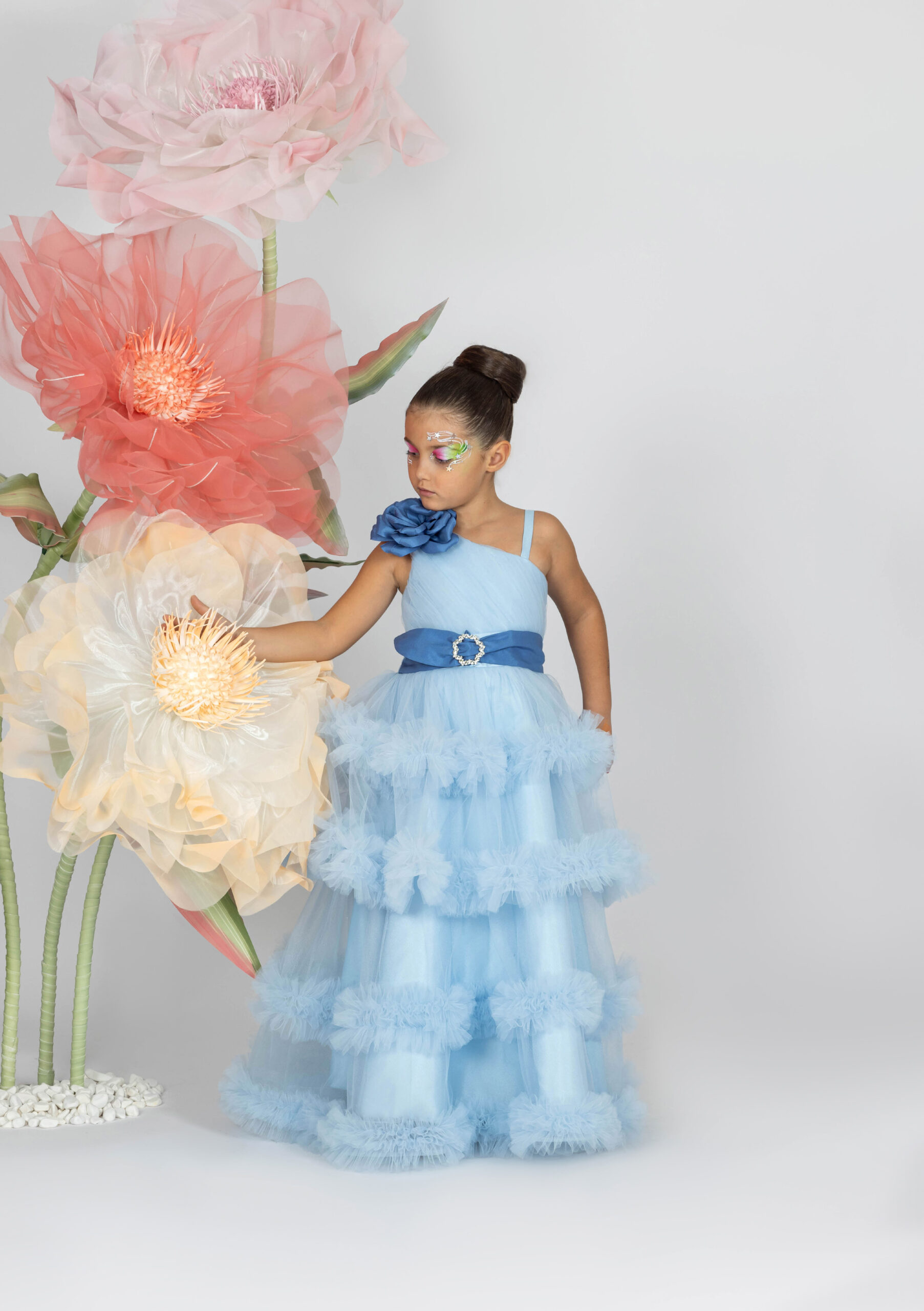 Kız Çocuk Mavi Çiçek Detaylı Asimetrik Tül Abiye Elbise